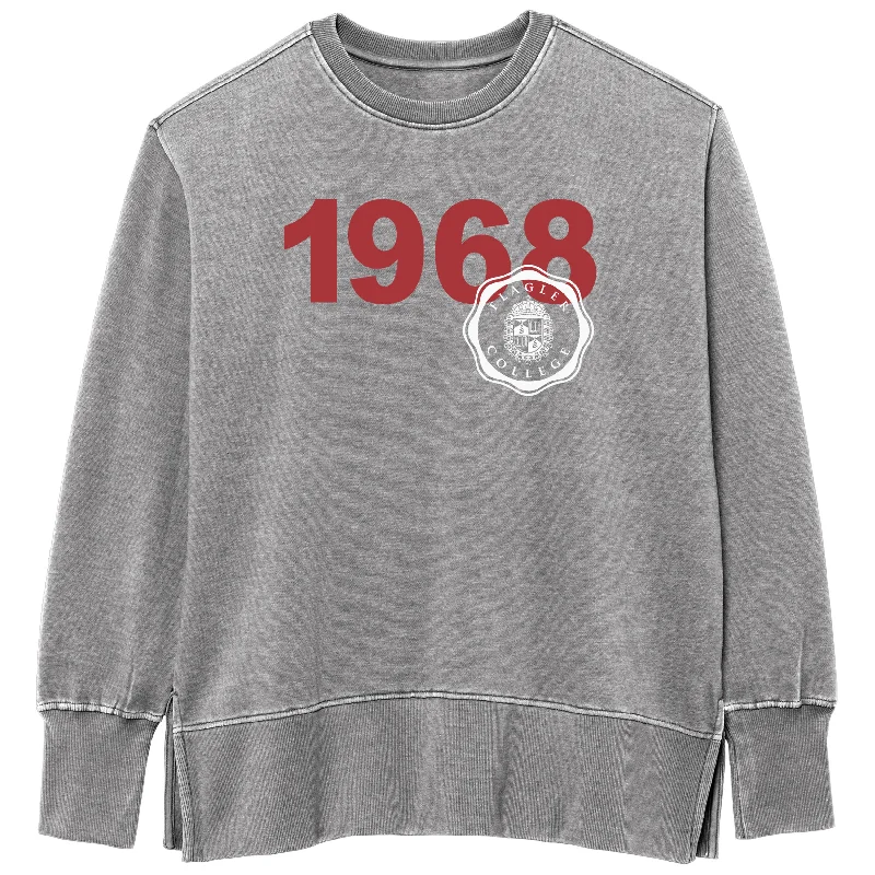 Women's Hooded Sweatshirts with Gradient LiningWomen's Weathered Oversized 1968 Crew