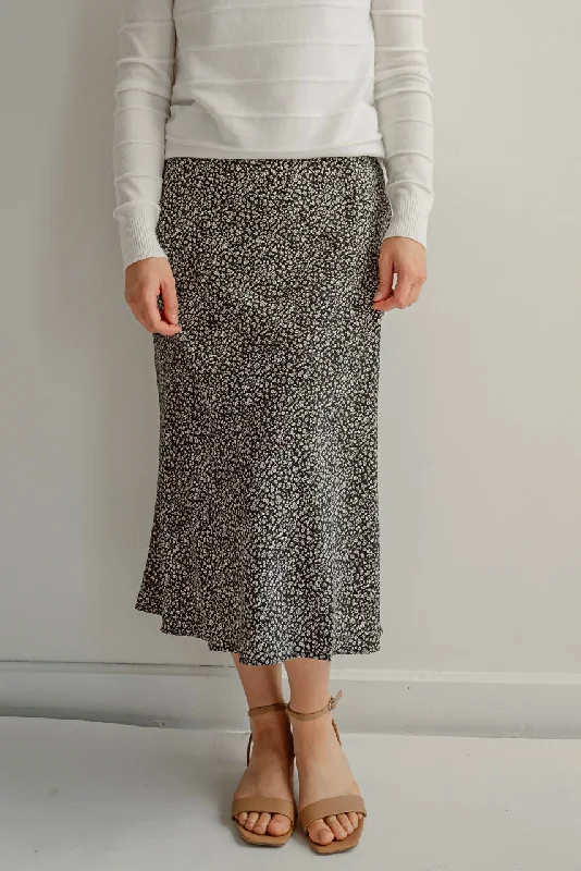 Women's Frayed Hem SkirtsGeneva Floral Midi Skirt in Black